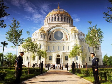 Групповая экскурсия из Петербурга в город-крепость Кронштадт