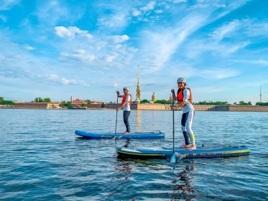 На сапах — по утреннему центру Петербурга!