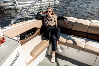 Классика Петербурга: прогулка на катере с аудиогидом или музыкой