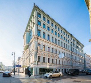 В тени Тверской: судьбы и эпохи