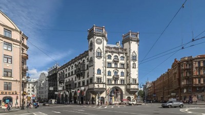 С гидом-проводником — по дворам и парадным Петроградской стороны