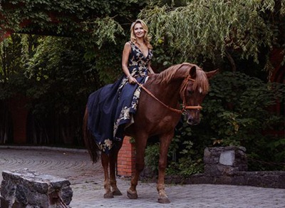 Фотосессия с лошадью на ферме или в сосновом бору в Подмосковье
