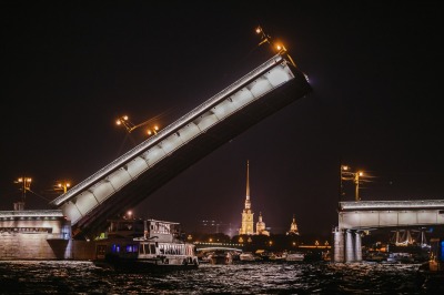 Прогулка на теплоходе на развод мостов