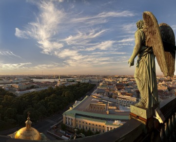 В главной роли — Петербург!