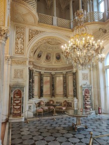 Охота за бриллиантами Екатерины II: забавная экскурсия-квест по Эрмитажу без гида