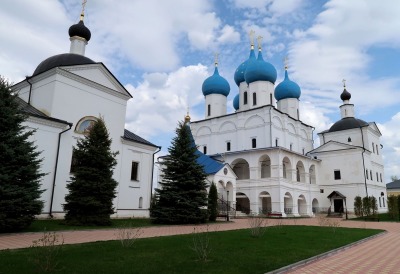 В Высоцкий и Владычний монастыри с гидом-психологом
