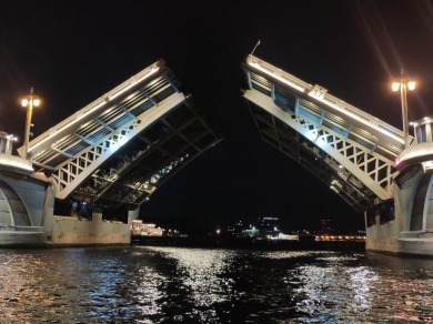 Феерия разводных мостов в Петербурге