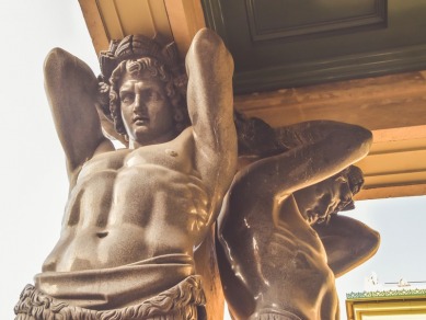 Греция в Петербурге: мифы, боги и титаны