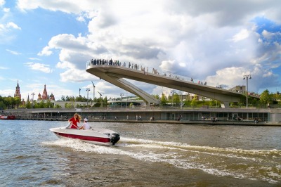 Сам себе капитан: аренда катера для самостоятельной прогулки по Москве-реке