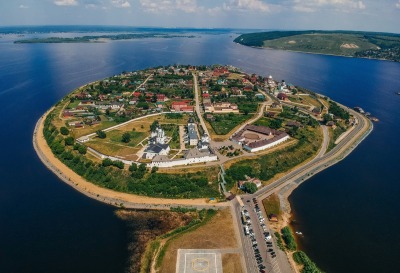 Футуристический Иннополис + остров-град Свияжск (в группе)