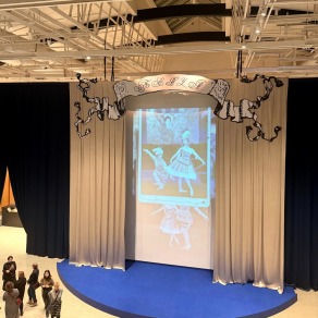 Выставка в петербургском Манеже «Все Бенуа — всё Бенуа»