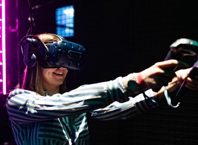 Посещение VR-клуба: игровая зона, арена и VR-аттракционы