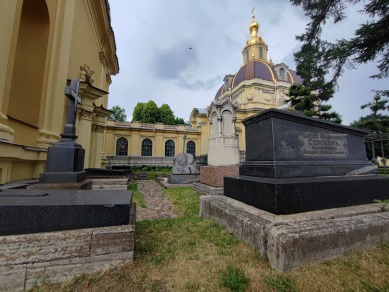 Петропавловская крепость: здесь начинался Петербург, здесь упокоились Романовы