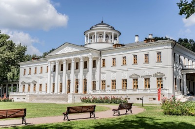 Из Москвы — в Остафьево, Подольск и Дубровицы